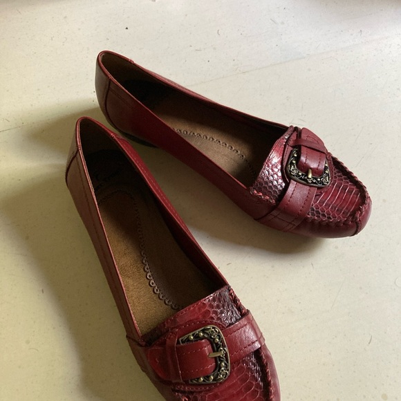 BareTraps Shoes - BareTraps Red Flats with Textured Design